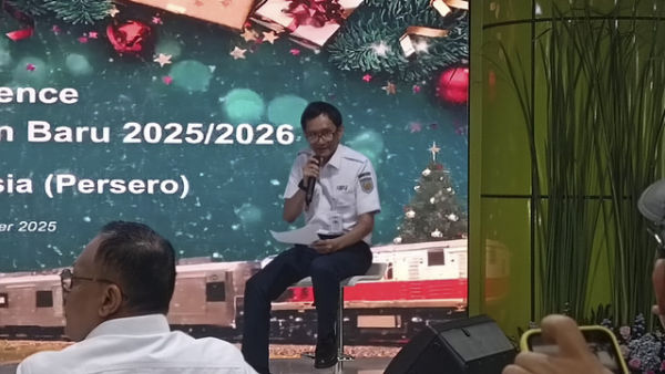 Direktur Utama KAI Bobby Rasyidin, di Stasiun Gambir, Selasa (25/11/2025). Foto: Ave Airiza Gunanto/kumparan