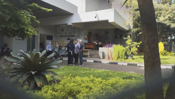 Suasana menjelang eks Dirut ASDP Ira Puspadewi bebas di Rutan KPK, Jakarta, Rabu (26/11/2025). Foto: Jonathan Devin/kumparan