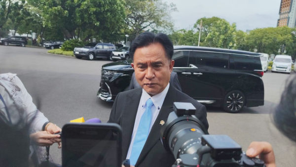 Menteri Koordinator Bidang Hukum, HAM, Imigrasi, dan Pemasyarakatan Yusril Ihza Mahendra berkunjung ke Istana Negara, Jakarta, Jumat (7/11/2025).  Foto: Luthfi Humam/kumparan