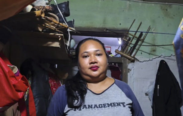 Erlita, ibu yang anaknya terima MBG. Foto: Linda Lestari/kumparan