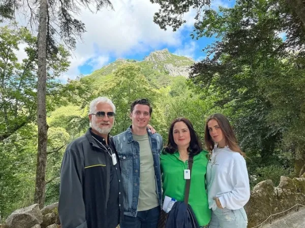 Miss Mexico reposted a family photo amid suspicions of buying the prize. From left: her father, brother, mother and aunt. Photo: Instagram/ Fátima Bosch