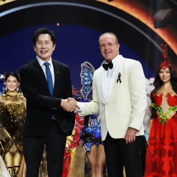 Miss Universe executive Nawat Itsaragrisil and