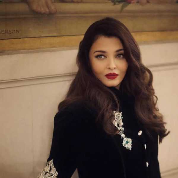 मियां-बीवीमध्ये मतभेद असल्याचं ऐकू येतय. अल्लाहच्या कृपने त्यांच्यात सर्व काही सुरळीत राहूं दे. पण ते वेगळे झालेच तर इंशाअल्लाह ऐश्वर्याकडून मला निमंत्रण येईल असं या मौलवीने म्हटलं. 