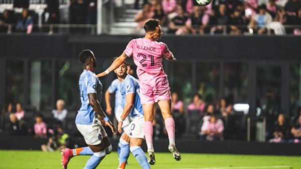 GOL MIAMI - Momen terjadinya gol Inter Miami yang dicetak oleh Tadeo Allende pada babak final final konferensi timur MLS 2025 kontra New York City FC di Stadion Chase, Florida pada Minggu (30/11/2025) pagi WIB. (Twitter Inter Miami - 30/11/2025)