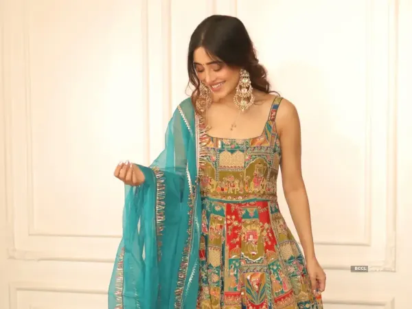 Shivangi Joshi’s Stunning New Look Goes Viral