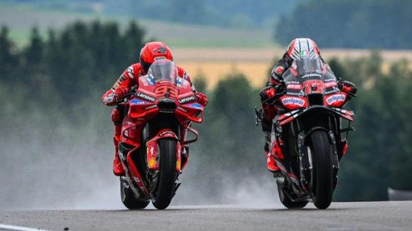 MARQUEZ VS BEZZECCHI - Persaingan Marc Marquez #93 dengan Marco Bezzecchi #72 dalam perhelatan sprint race MotoGP Jerman 2025 di Sirkuit Sachsenring, pada 12 Juli 2025. (Foto Arsip Juli 2025). (Foto: MotoGP)