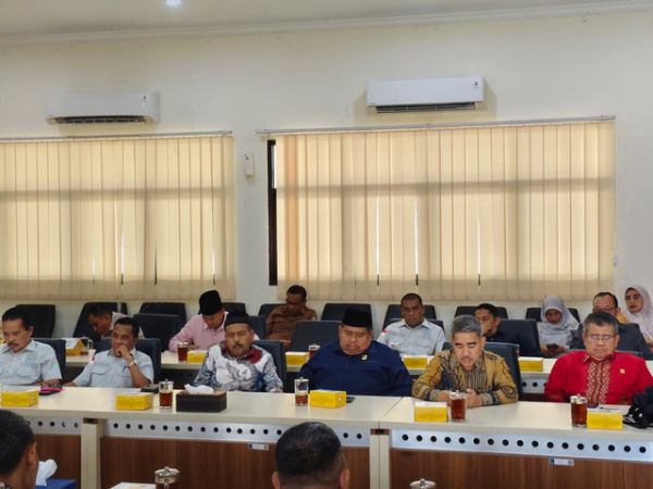 Komisi I dan Komisi IV DPRD Kabupaten Padang Pariaman, Sumatera Barat, melakukan kunjungan kerja ke Pemkab Sleman, Selasa (2/12/2025). Foto: Arfiansyah Panji Purnandaru/kumparan