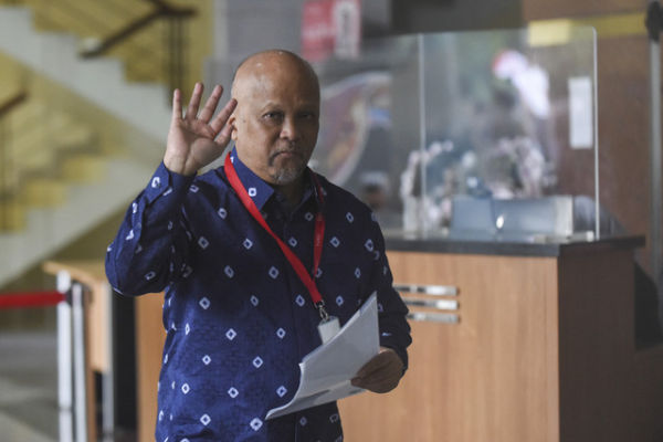 Mantan calon Wakil Gubernur Jawa Barat Ilham Akbar Habibie berjalan menuju ruang pemeriksaan di Gedung Merah Putih KPK, Jakarta, Selasa (30/9/2025). Foto: Indrianto Eko Suwarso/ANTARA FOTO