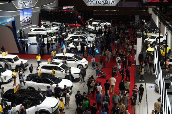 Suasana pameran IIMS 2025.  Foto: Dyandra
