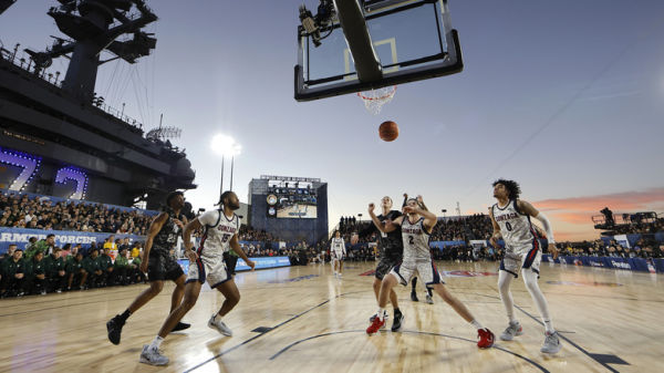 Basketball game on deck of USS Abraham Lincoln