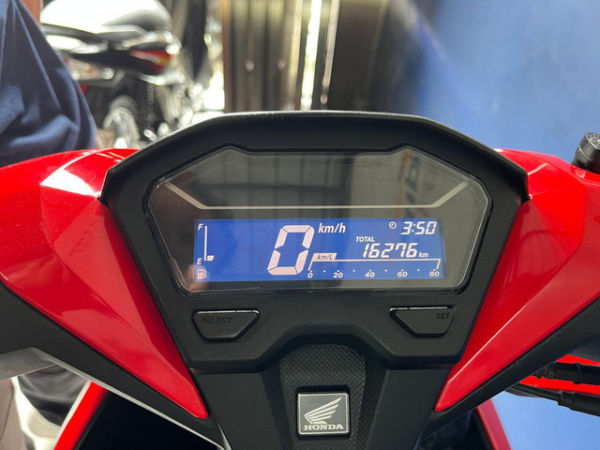 Honda Vario 125 bekas di showroom CV Firza Motor, Bogor pada Rabu (3/12/2025). Foto: Syahrul Ghiffari/kumparan