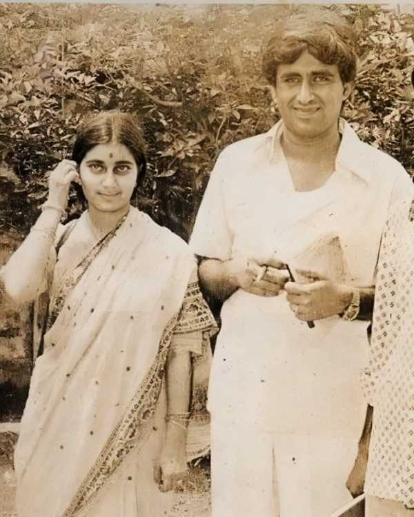 Sushma Swaraj And Swaraj Kaushal Pic (1)