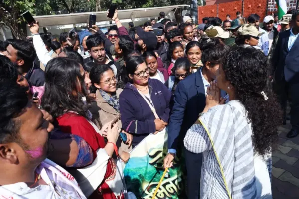 After lifting of ban on JSSC CGL exam results, candidates reached Chief Minister's residence, expressed gratitude to Hemant Soren and Kalpana Soren 5 WhatsApp Image 2025 12 04 at 18.11.06 18c4af5e