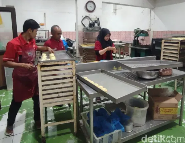Setengah Abad Kanung Bakery: Jejak Aroma Timur Tengah di Kampung Empang Setengah Abad Kanung Bakery: Jejak Aroma Timur Tengah di Kampung Empang