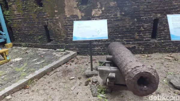 Benteng Martelo di Pulau Bidadari, Kepulauan Seribu, Jakarta Benteng Martelo di Pulau Bidadari, Kepulauan Seribu, Jakarta