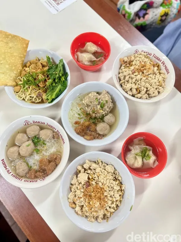 Bakso Tujuh Pemuda Bakso Tujuh Pemuda