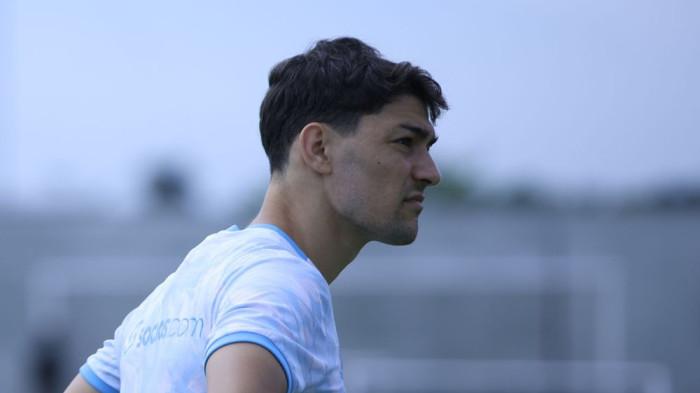 Bek PERSIB, Federico Barba memastikan timnya siap menghadapi PSM Makassar dalam laga tunda pekan ke-8 Super League 2025/26 di Stadion Gelora Bandung Lautan Api, Sabtu, 27 Desember 2025. Barba menegaskan, timnya sudah mempersiapkan diri untuk menatap laga tersebut.