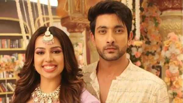 फहमान खान आणि अदिती शेट्टी हे सेटवर एकमेकांच्या प्रेमात पडले. 2024 मध्ये या दोघांच्या लग्नाच्याही चर्चा होत्या. परंतु करिअरमुळे त्यांच्या नात्यात फूट पडल्याचं समजतंय. यावर्षी फेब्रुवारी महिन्यात त्यांचा ब्रेकअप झाला. 