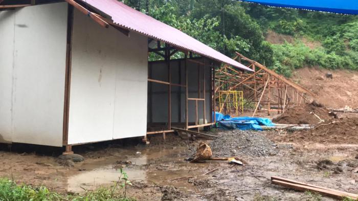 PEMBANGUNAN HUNSELA PADANG: Penampakan bangunan hunian sehat dan layak (hunsela) di Kampung Talang, Kelurahan Kapalo Koto, Kecamatan Pauh, Kota Padang, Kamis (25/12/2025). Hunsela ini berupa rumah pribadi yang disediakan tanahnya oleh kaum Suku Tanjung di Kampung Talang.