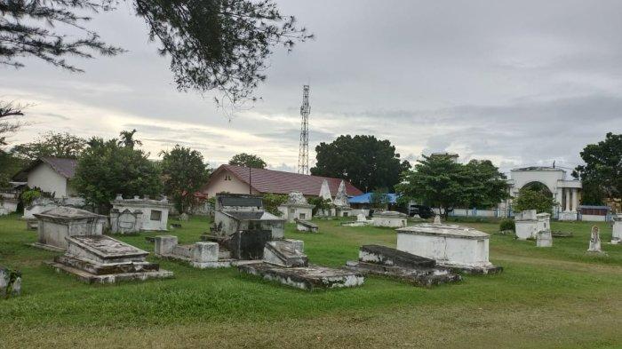 Makam Inggris yang terletak di Jalan Veteran Kelurahaan Jitra, Kota Bengkulu. Daya tarik makam Inggris di Bengkulu, wisata sejarah dengan tampilan batu nisan bangsawan Eropa