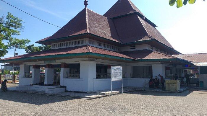 Masjid Jamik, masjid yang direnovasi Bung Karno saat pengasingan di Bengkulu pada 1938-1942