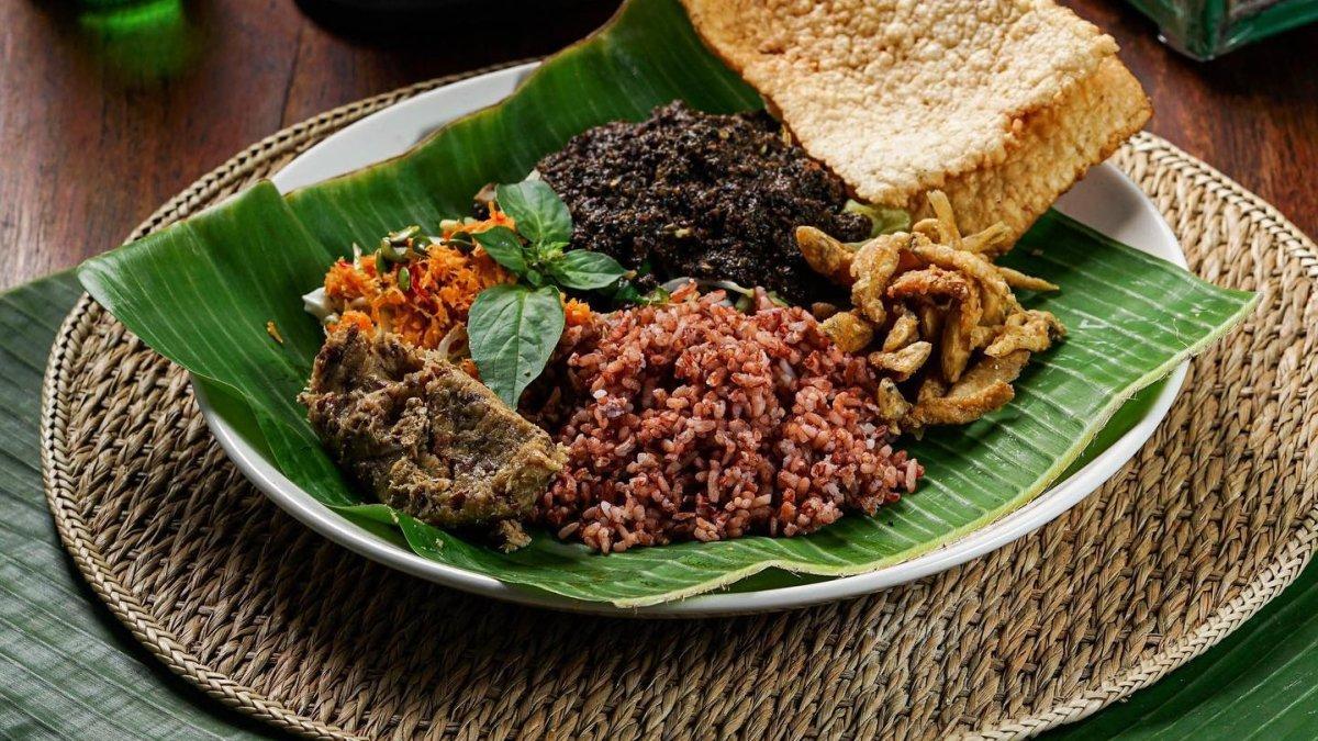 Pecel Solo Resto, satu tempat sarapan enak yang wajib dikunjungi saat liburan akhir tahun di Solo.