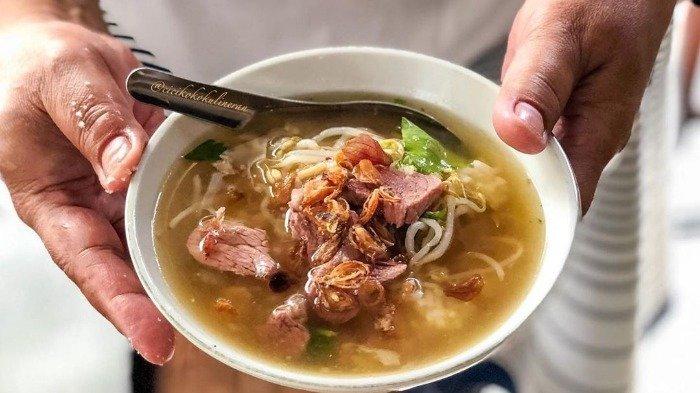 Soto Triwindu, satu tempat sarapan enak yang wajib dikunjungi saat liburan akhir tahun di Solo.