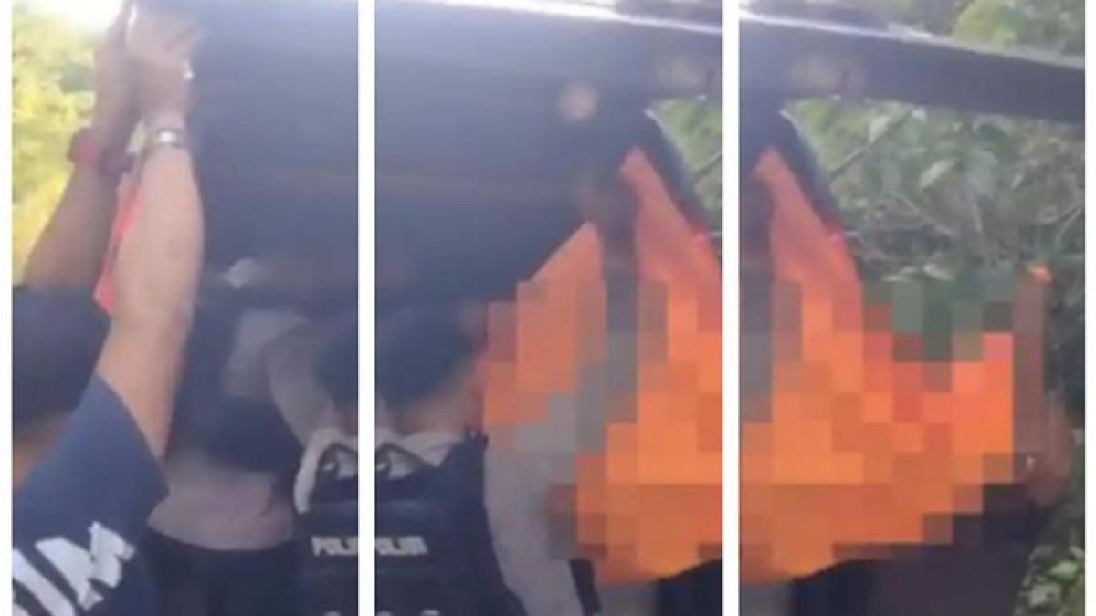 PENEMUAN MAYAT WANITA - Mayat wanita tanpa identitas yang ditemukan di bawah Jembatan Permandian Kogawuna, Jalan Lingkar Bungi-Sorawolio, Kelurahan Lakologou, Kecamatan Kokalukuna, Kota Baubau, Provinsi Sulawesi Tenggara (Sultra), Minggu (21/12/2025). Kepolisian Resor atau Polres Baubau mengevakuasi korban dengan sejumlah luka di tubuh.