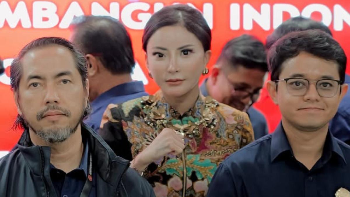 PELANTIKAN AYU AULIA - Ayu Aulia dilantik menjadi tim kreatif Kementerian Pertahanan RI. Akan tetapi Kemhan klarifikasi kalau tidak pernah melantik Ayu Aulia.