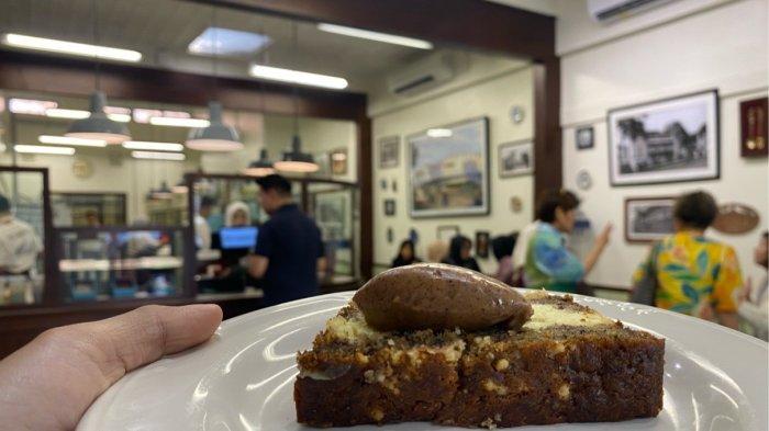 KULINER - Bolu Pisang di  Tji Laki 9 berada di Jalan Cilaki No. 9, Kota Bandung