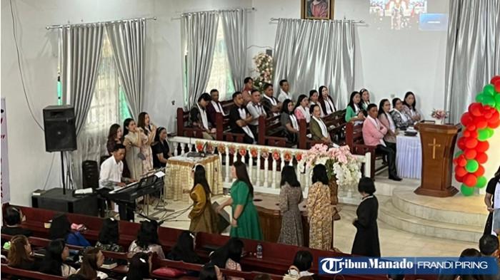 IBADAH NATAL - Potret suasana ibadah Natal ke-2 Jemaat GMIBM Imanuel Sinsingon B