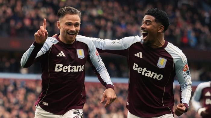 Selebrasi pemain Aston Villa, Matt Cash setelah mencetak gol ke gawang Arsenal pada pekan 15 Liga Inggris di Villa Park, Sabtu (6/12/2025).