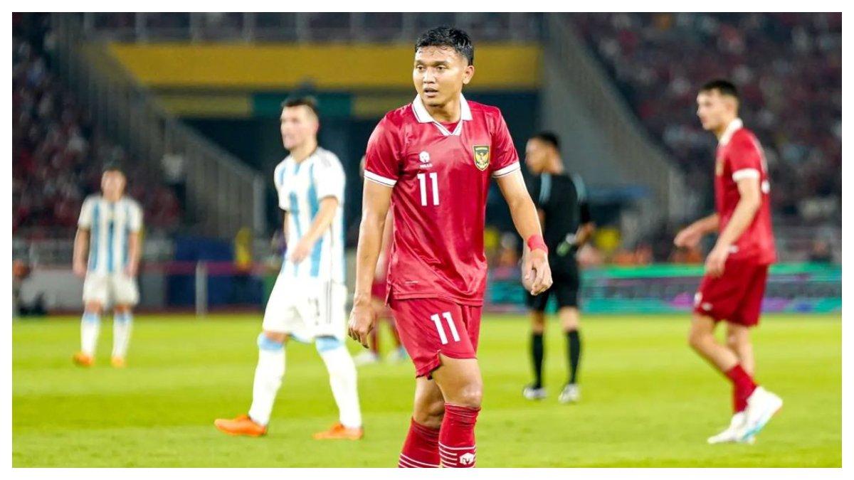 Momne saat Dendy Sulistyawan bersama Timnas Indonesia menghadapi Argentina dalam pertandingan persahabatan pada 19 Juni 2023.