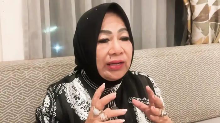 ELIDA MERINDING TERHARU - Elida Netti, kuasa hukum dari Eggi Sudjana, mengungkapkan momen emosional saat menghadiri gelar perkara khusus terkait kasus dugaan ijazah palsu Presiden Joko Widodo (Jokowi) di Mapolda Metro Jaya, Senin (15/12/2025).