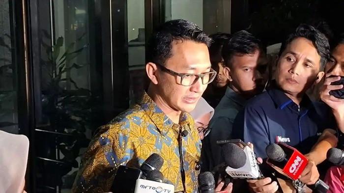 Juru Bicara KPK Budi Prasetyo saat diwawancara