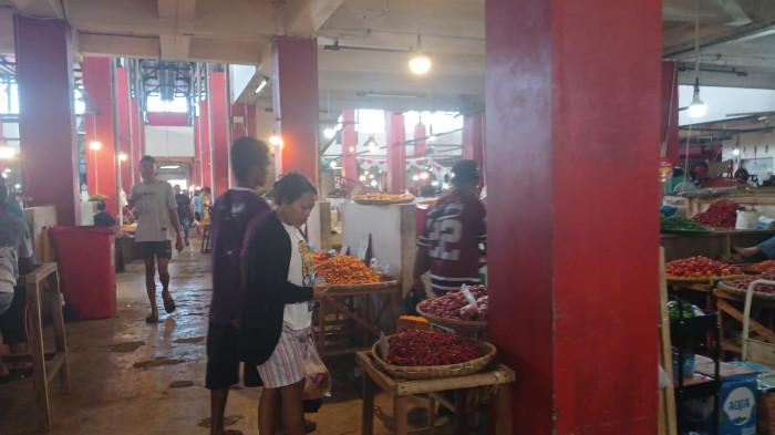 BAHAN PANGAN - Lapak barito di Pasar Bersehati, Manado, Sulawesi Utara, Jumat (26/12/2025). Berikut daftar harga bahan pangan hari ini.