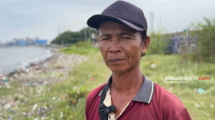 NELAYAN JAKARTA UTARA - Suyanto salah satu nelayan yang tinggal di Kampung Nelayan Pasiran, Pademangan, Jakarta Utara.