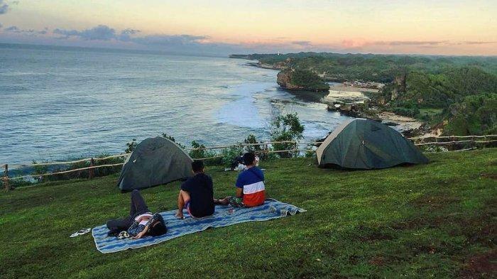 PUNCAK KOSAKORA - Puncak Kosakora sebagai salah satu rekomendasi tempat berkemah di Jogja.