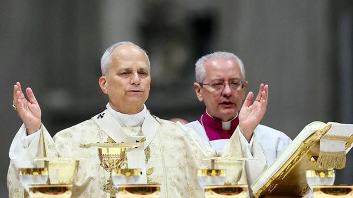 PAUS LEO PIMPIN PERAYAAN NATAL DI VATIKAN