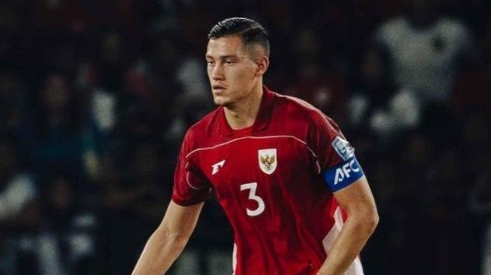 HAJAR BAHRAIN - Kapten Jay Idzes dalam laga Timnas Indonesia vs Bahrain dalam Kualifikasi Piala Dunia 2026 di SUGBK, Selasa (25/3/2025). Di laga ini, Indonesia sukses mengalahkan Bahrain 1-0.