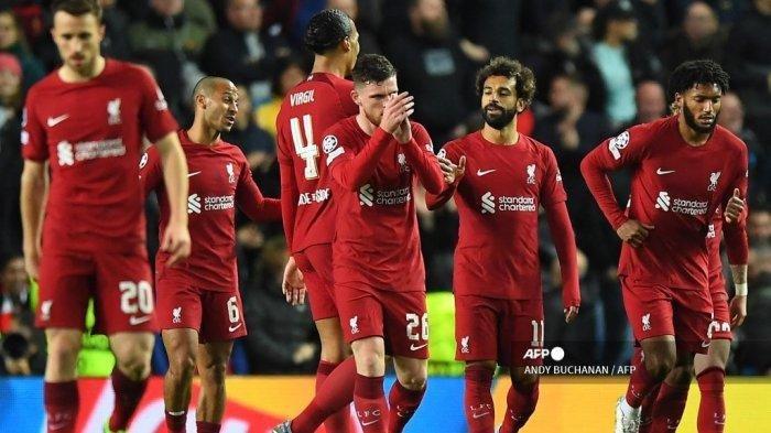 LIVERPOOL MENANG TIPIS - Striker Liverpool Mesir Mohamed Salah (3R) merayakan golnya usai mencetak gol keenam timnya selama pertandingan sepak bola Grup A Liga Champions UEFA antara Glasgow Rangers dan Liverpool di Stadion Ibrox, di Glasgow, pada 12 Oktober 2022.