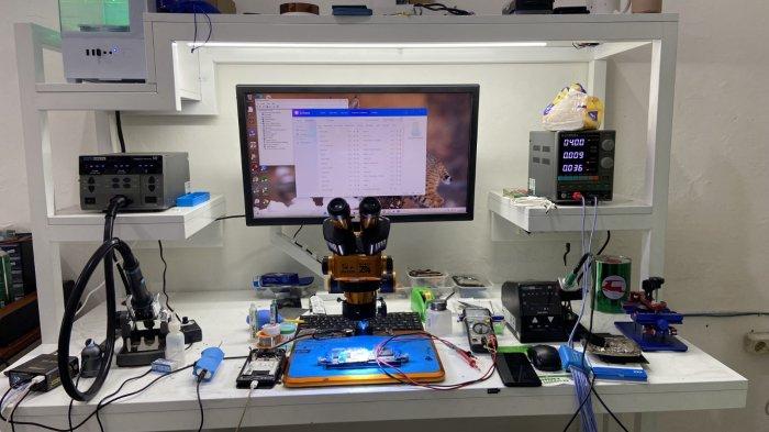 SERVICE HP JOGJA - AA Service HP Gedongkuning yang terletak di Depan Pamella 3 Swalayan, Jl. Wonocatur No.31, Wonocatur, Banguntapan, Kec. Banguntapan, Kabupaten Bantul, Daerah Istimewa Yogyakarta 55198. 