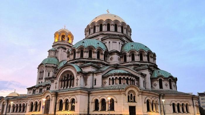 Patriarchal Cathedral St. Alexander Nevsky (sumber: pinterest)