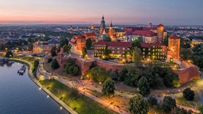 Krakow Poland (sumber: pinterest.com)