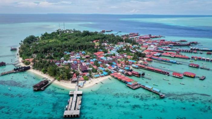 Ilustrasi Desa Wisata Pulau Derawan (sumber: Kementerian Pariwisata dan Ekonomi Kreatif)