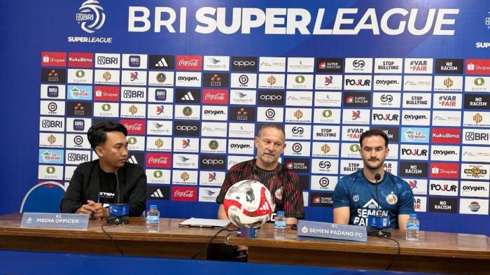 TARGET POIN- Semen Padang FC menantang Madura United pada Minggu (28/12/2025). Pertandingan panas tersebut bakal berlangsung di Stadion Gelora Ratu Pamelingan, Pamekasan, yang menjadi markas Laskar Sape Kerrab.