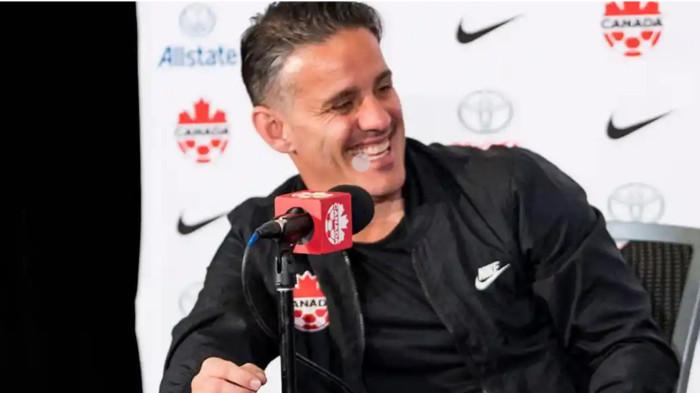 CALON PELATIH TIMNAS - Pelatih kelahiran Inggris, John Herdman, dalam sesi jumpa pers ketika menangani Timnas Kanada pada tahun 2022. Media Honduras membongkar alasan dibalik pelatih John Herdman memilih menangani Timnas Indonesia. Sebut faktor gaji tinggi menjadi penyabab utama ingin melatih Skuad Garuda. (Website Federasi Kanada - 20/12/2025)