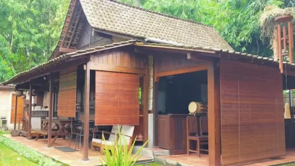rumah suku osing di banywuangi