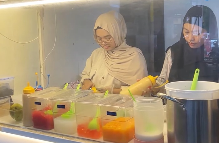 KULINER MEDAN - Menjajal Es Bubur Kesu yang lagi viral di Medan, Senin (29/12/2025).