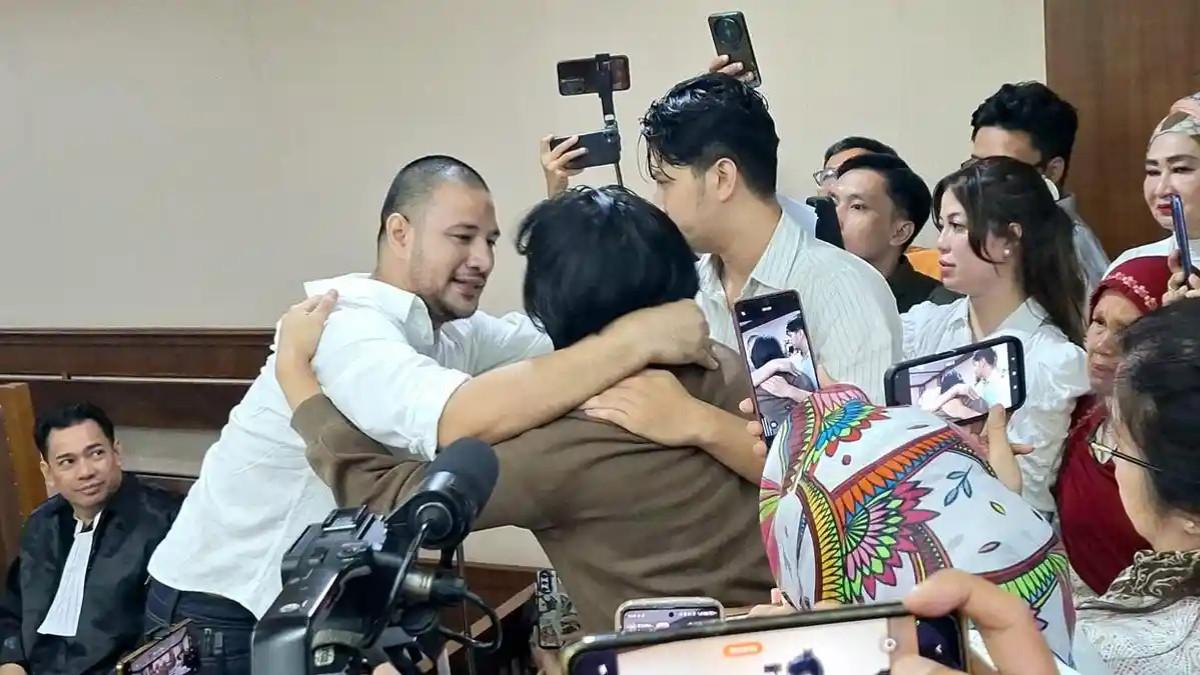 KASUS AMMAR ZONI - Ammar Zoni menjalani sidang tatap muka perdananya di Pengadilan Negeri Jakarta Pusat, Kamis (18/12/2025).